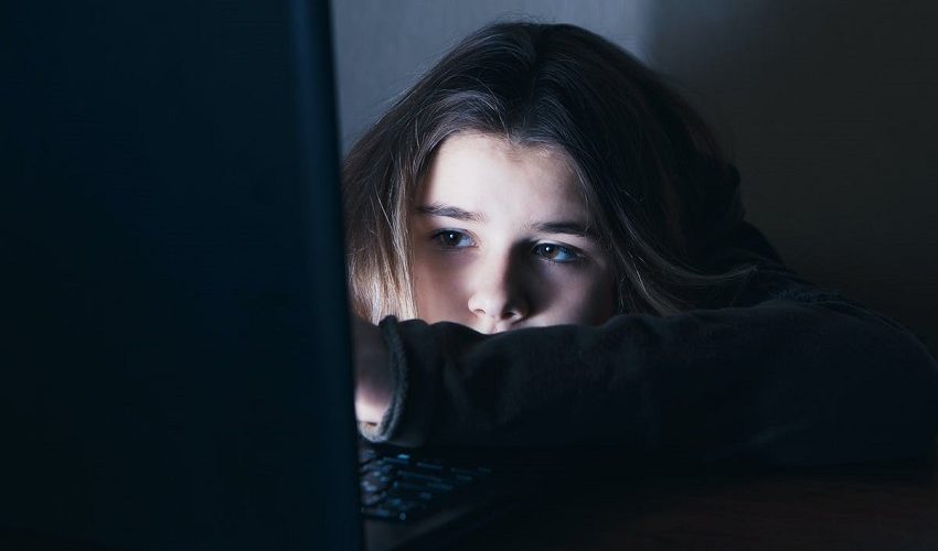 How do social networks, influence children?